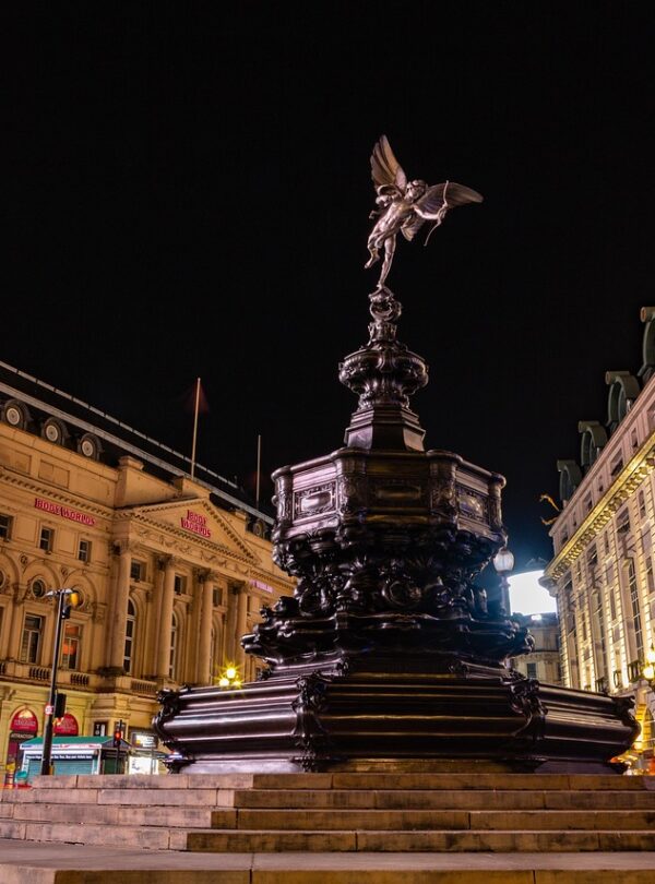 sculpture-5758884_1280